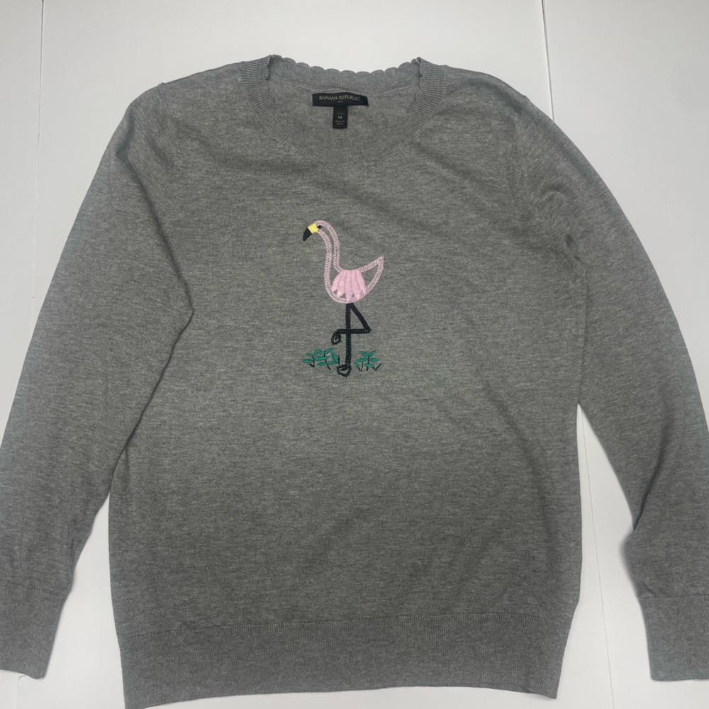 Banana Republic scalloped neck  Gray Sweater with Embroidered flamingo MP